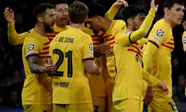 برشلونة تقتنص تعادلاً صعباً من نابولى في ذهاب دور الـ16 من دورى أبطال أوروبا