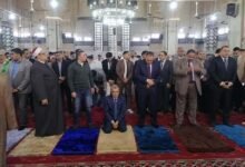 محافظ الشرقية والقيادات التنفيذية والأمنية يؤدون صلاة عيد الفطر بمسجد الفتح بالزقازيق