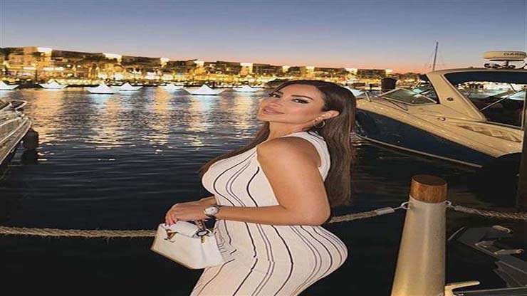 بإطلالة جديدة.. نسرين طافش تخطف الأنظار بالساحل الشمالي