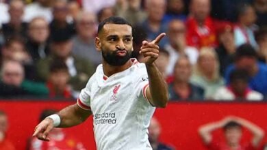 كاراجر: هنري ولامبارد سيعملان على إقناع محمد صلاح بتجديد عقده مع ليفربول