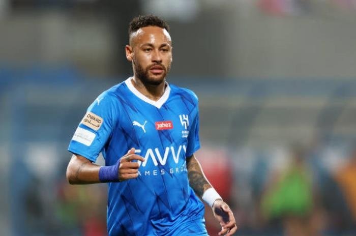 نيمار يعود مجددا للملاعب بعد غياب عام.. تعرف علي موعد عودته