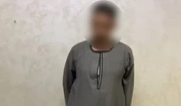 أب يقتل ثلاثة من أولاده ويصيب الرابعة في أسيوط