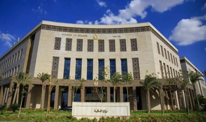المالية: سيتم صرف مرتبات شهر ديسمبر اعتباراً من 22 ديسمبر