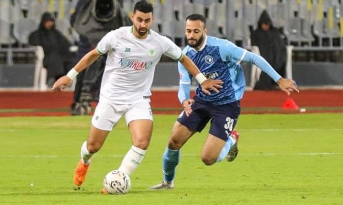 المصري يتصدر الدوري برصيد 10 نقاط بعد الفوز على بيراميدز
