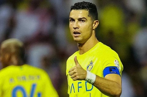 كريستيانو رونالدو يمدد عقده مع النصر السعودي
